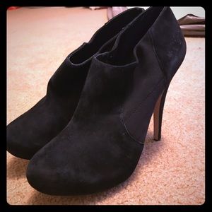 VINCE Camuto Jordy suede booties